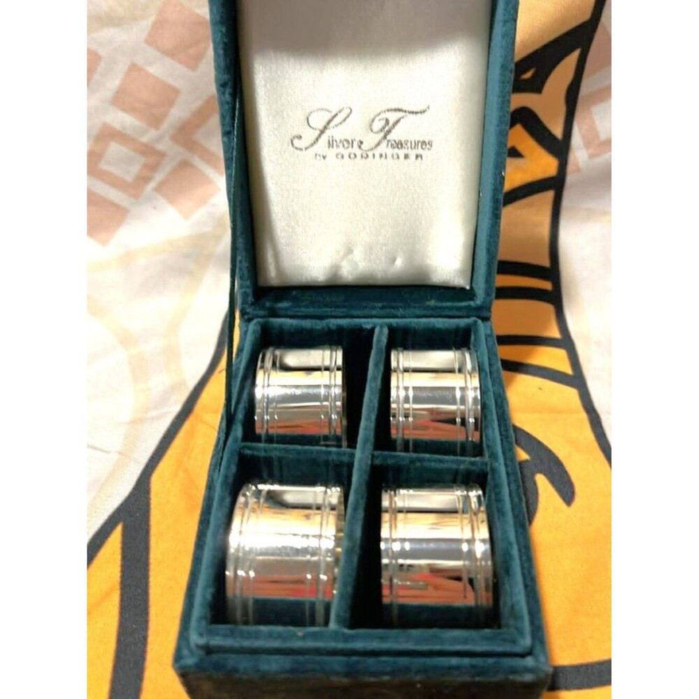 Godinger “Silver Treasures” Set of 4 Silver Napkin Rings w/ Box